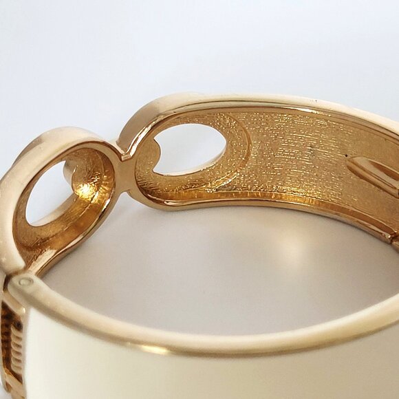 Off White Enamel & Gold Tone Hinge Clamp Bangle Bracelet 6.75" - Picture 5 of 6